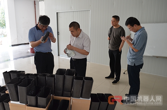 哈工大機(jī)器人研究所所長趙杰博士考察威盛新材碳纖維項(xiàng)目